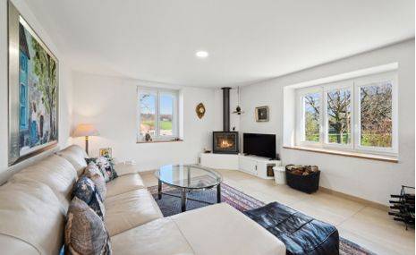 Ferme &eacute;questre r&eacute;nov&eacute;e avec 4 boxes et un paddock