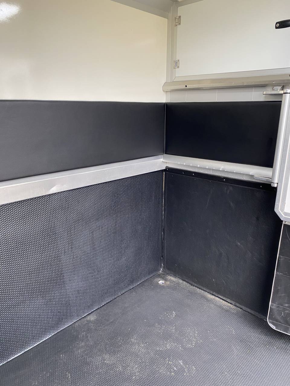 Camionnette chevaux stx stalle 