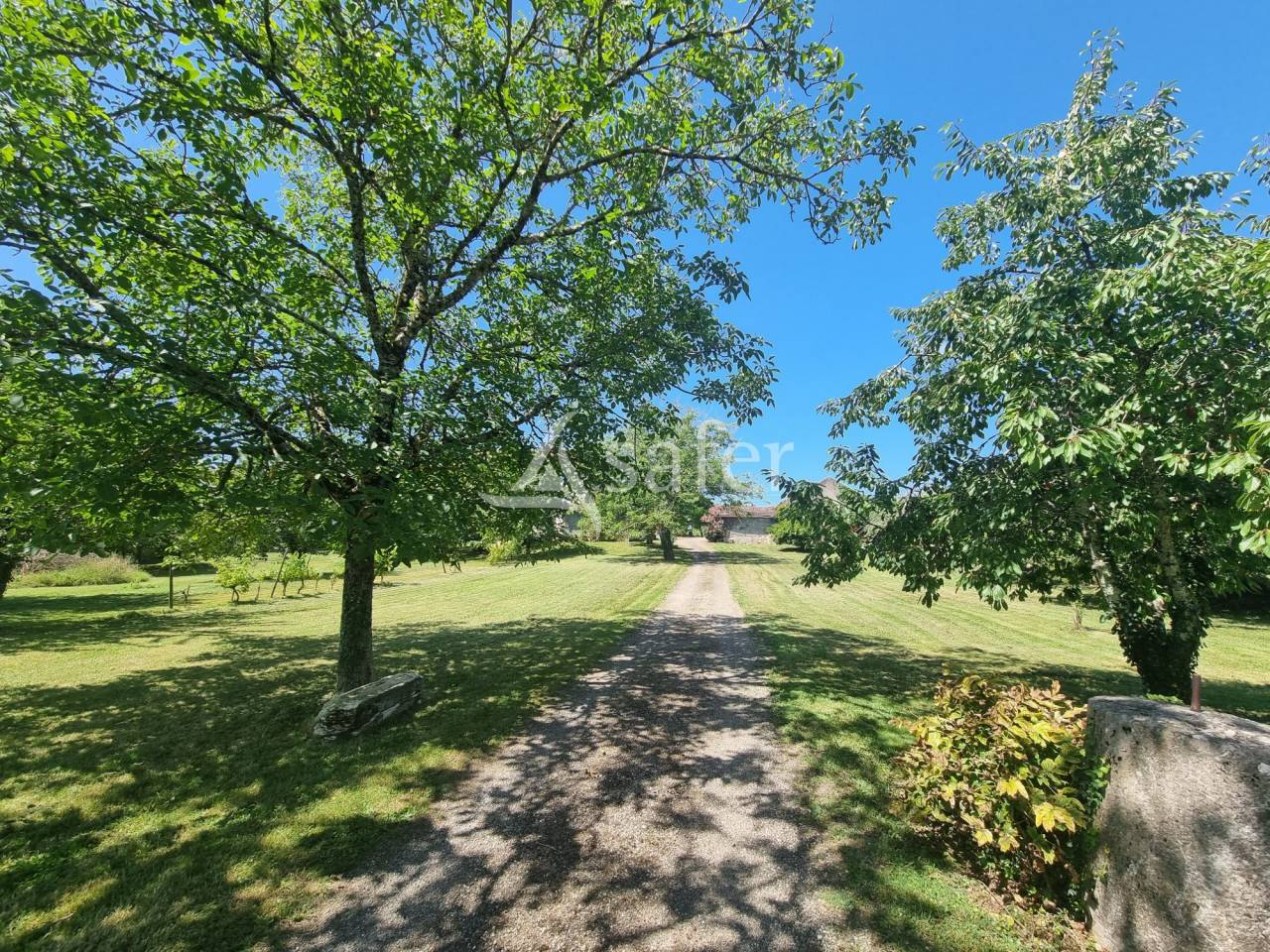 Propri&eacute;t&eacute; dans la Vall&eacute;e du Lot, en zone AOC Cahors