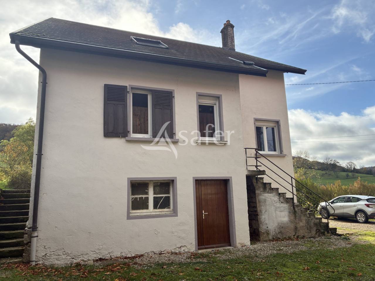 Ferme avec grange et b&acirc;timents - 24 hectares