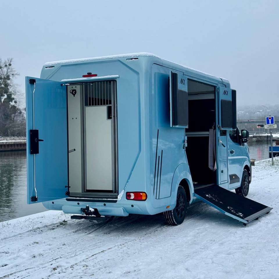 Camion chevaux Vl AKX 