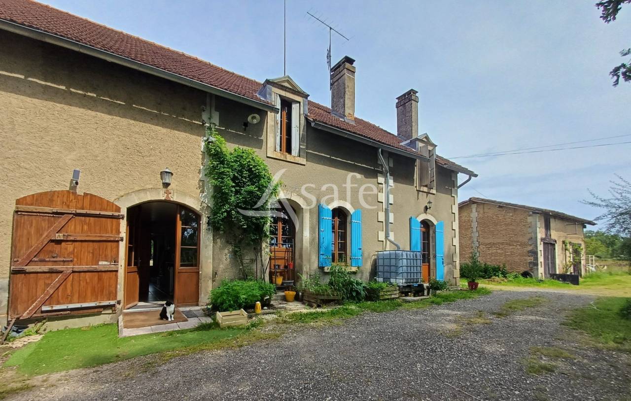 Propri&eacute;t&eacute; agricole bio sur 14ha de pr&eacute; et bois proche Montpon