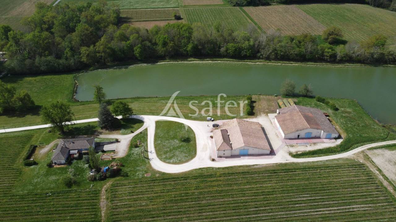 Etang de 3 hectares, 38 hectares de foncier d'un seul tenant ave
