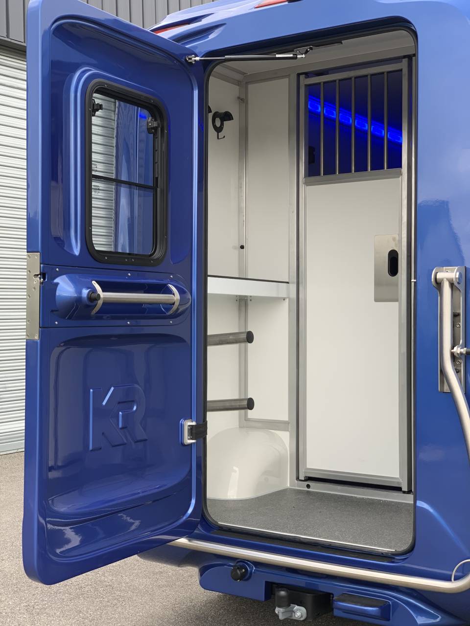 Camion chevaux KRISMAR stalles 