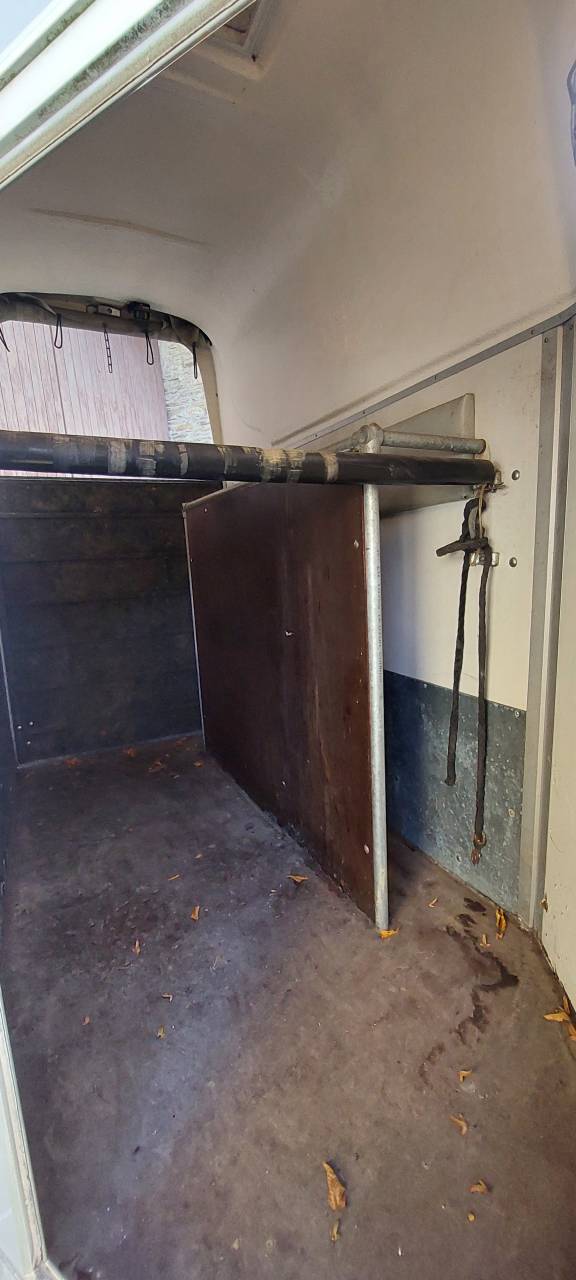 Van Cheval Libert&eacute; 1 cheval et demi &agrave; vendre 