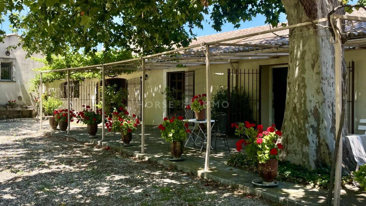 Domaine &eacute;questre aux portes de N&icirc;mes