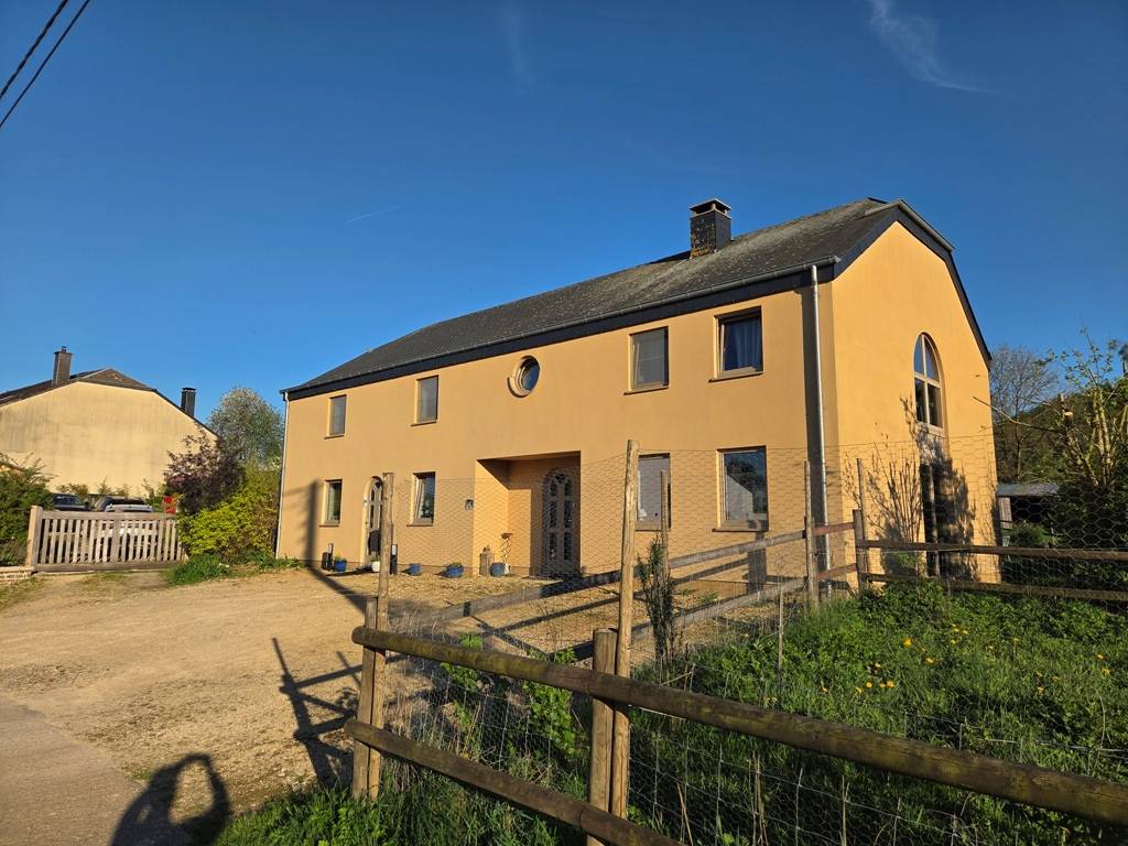 Propri&eacute;t&eacute; &eacute;questre &agrave; Chassepierre face &agrave; la Semois