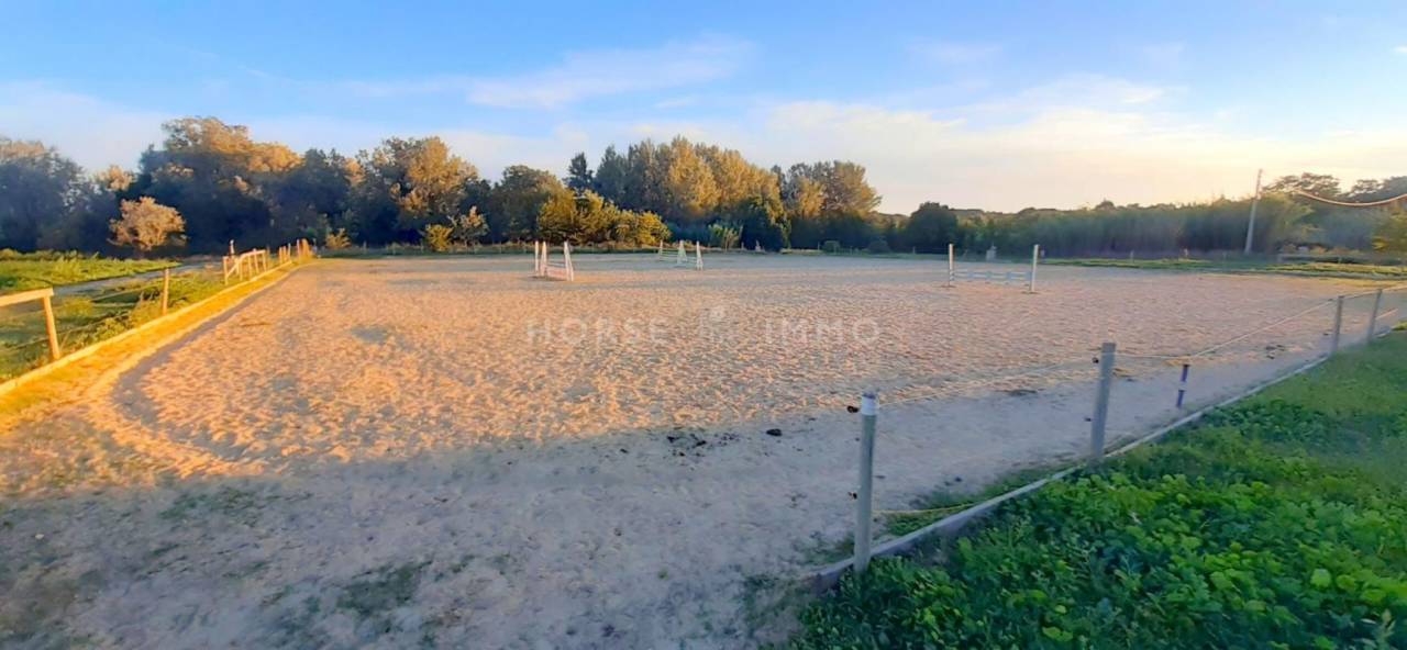 Gard - Domaine &eacute;questre sur 6 hectares