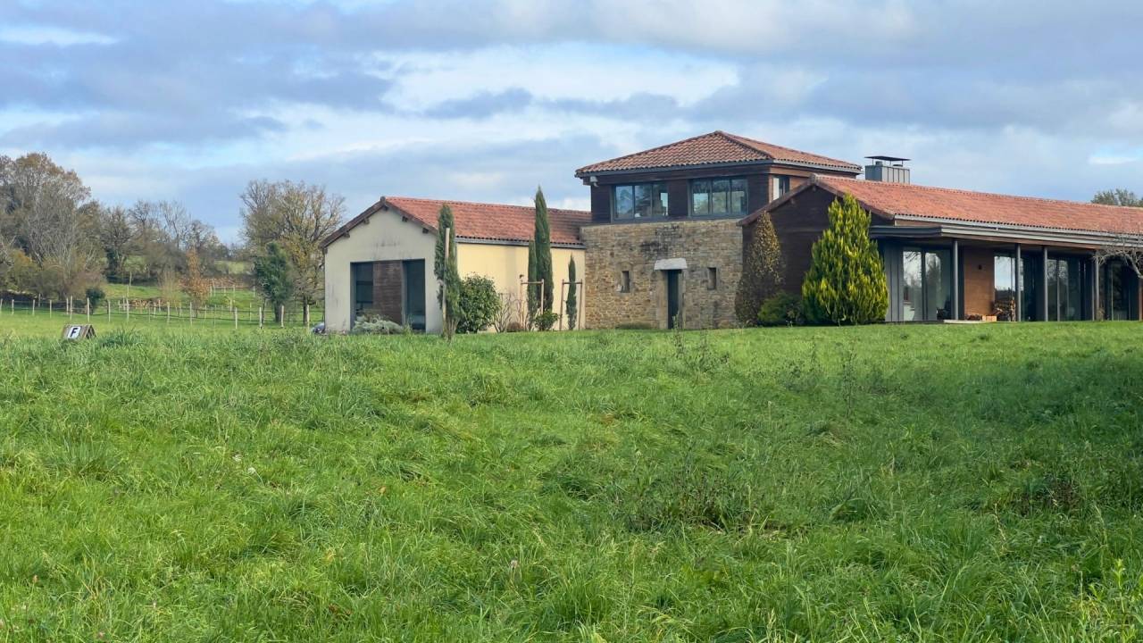  Lot (46) : Propri&eacute;t&eacute; &eacute;questre d&rsquo;excecption