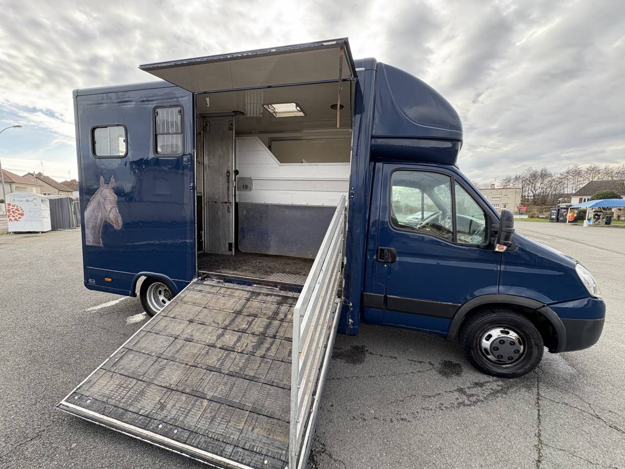 Iveco 2 chevaux 40c18 3,0 dci 180cv roue jumel&eacute;e