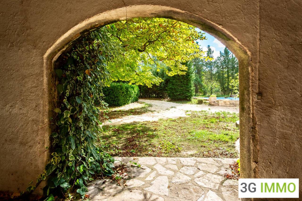 13 AIX EN PROVENCE PROPRIETE 3 LOGEMENTS HANGARS TERRES