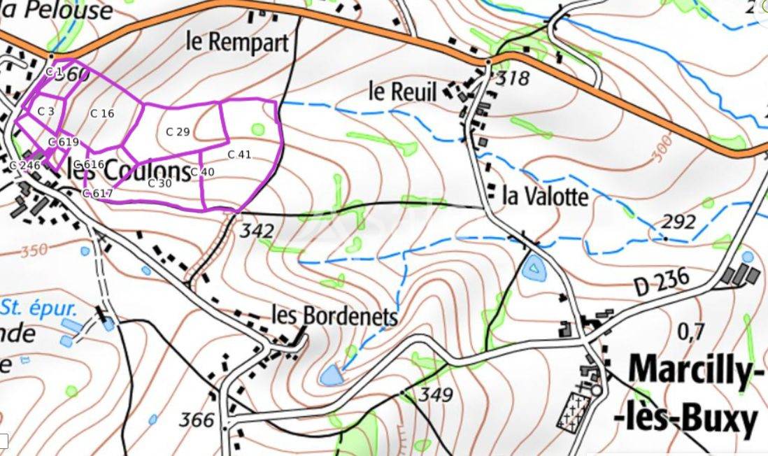 grange en pierres avec 12ha de pr&eacute;s attenant
