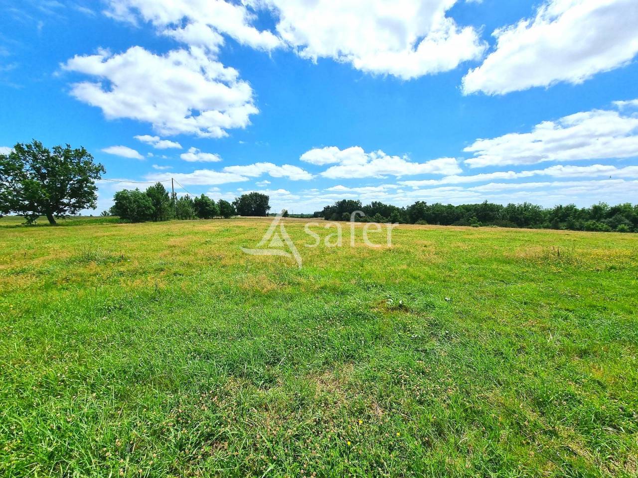 Proche de Valence joli corps de ferme en pierre r&eacute;nov&eacute; sur 17