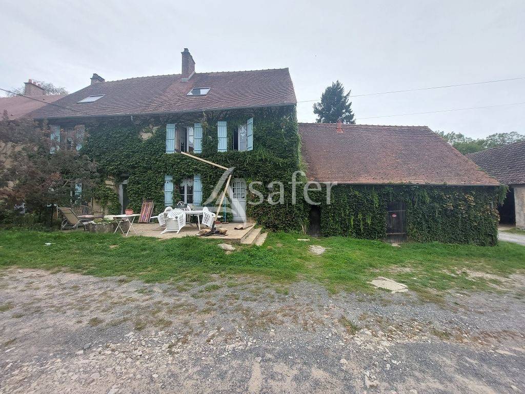 Propri&eacute;t&eacute; d'environ 12,20 ha tr&egrave;s bien structur&eacute;e