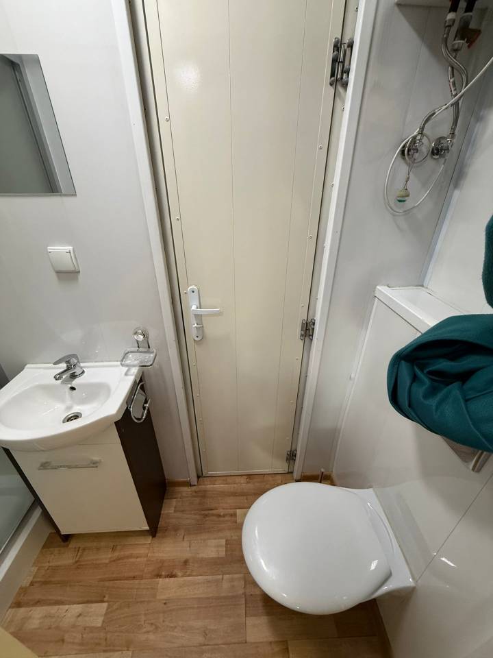 Man12.180/2008/281200km/4chv/living/