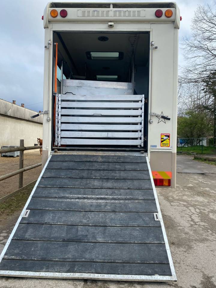 A vendre Camion Iveco Cursor 