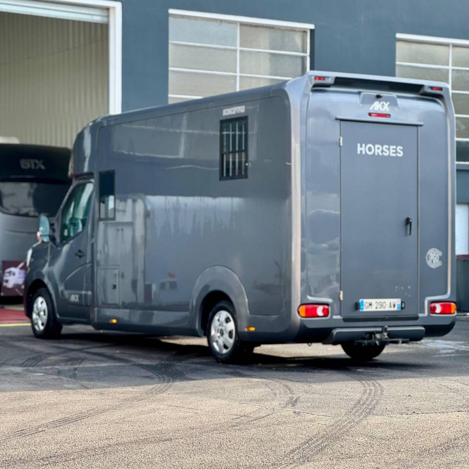 Camion chevaux Vl stock AKX 