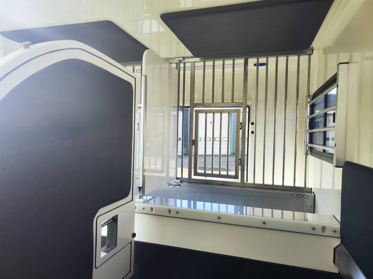 Ameline - 3 passagers -2 chevaux - Renault Master