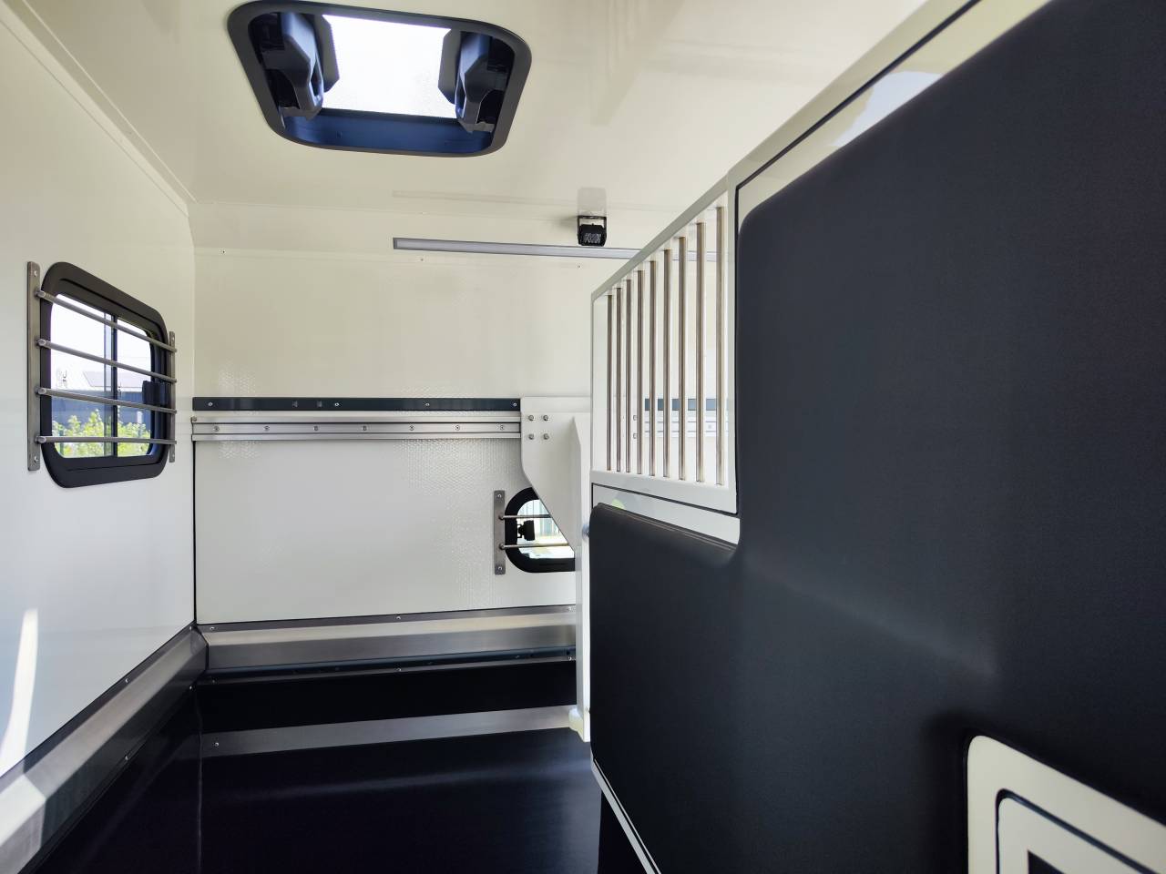 Ameline Haras - 5 passagers - 2 chevaux &ndash; Occasion  