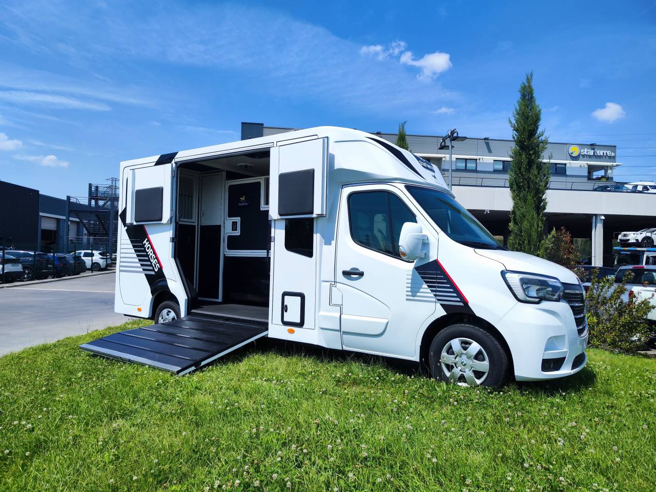 Ameline Haras - 5 passagers - 2 chevaux &ndash; Occasion  