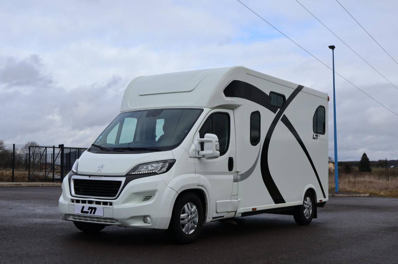 PEUGEOT BOXER 3.0 180 CH THEAULT PROTEO 5P - COUCHETTE