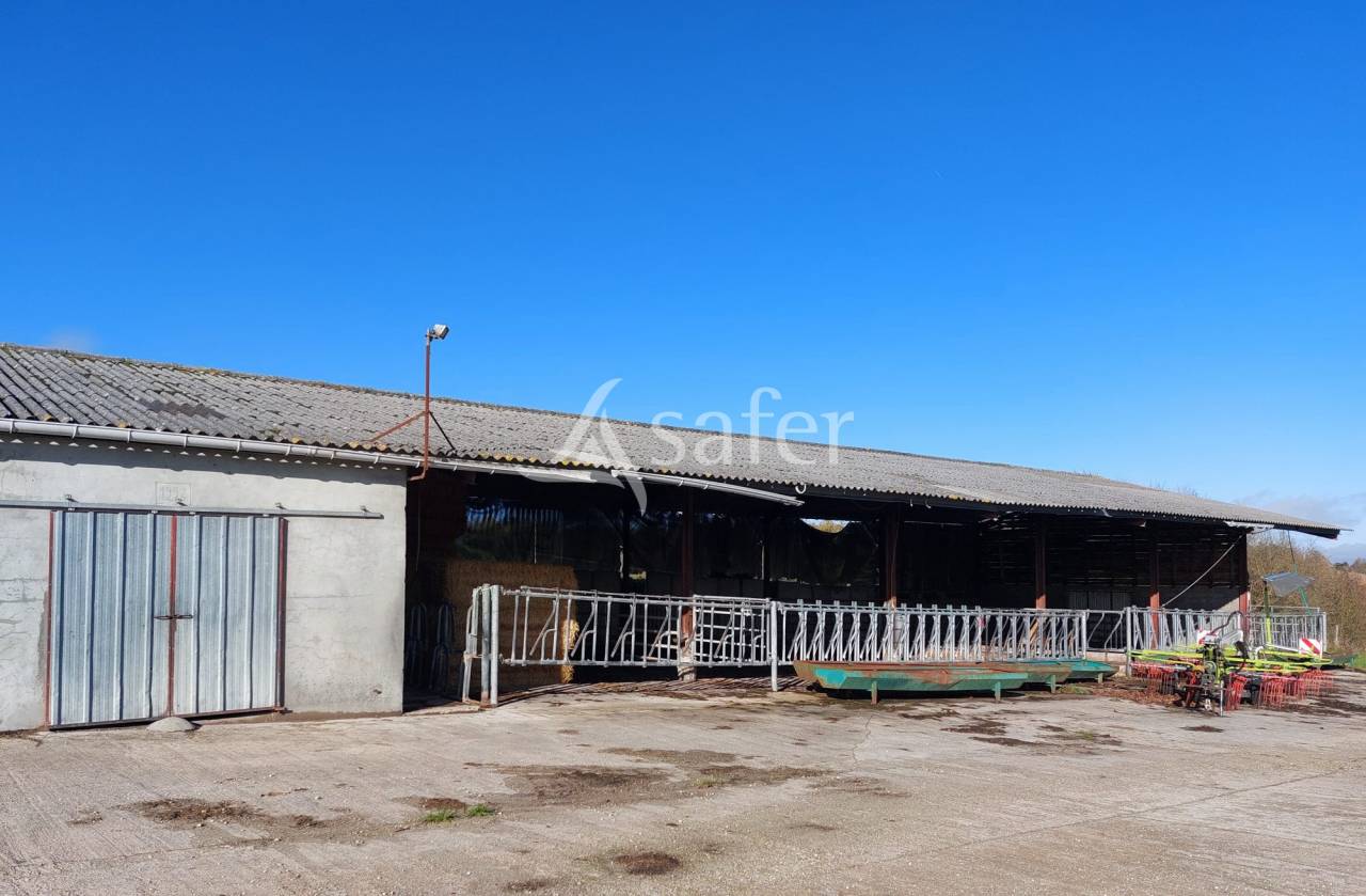 Exploitation d'&eacute;levage sur 104ha, proche Rib&eacute;rac