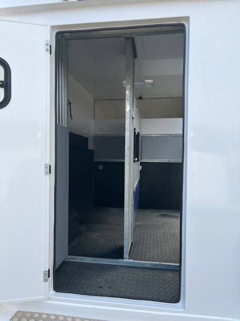  Renault Master 2021 caisse neuve 