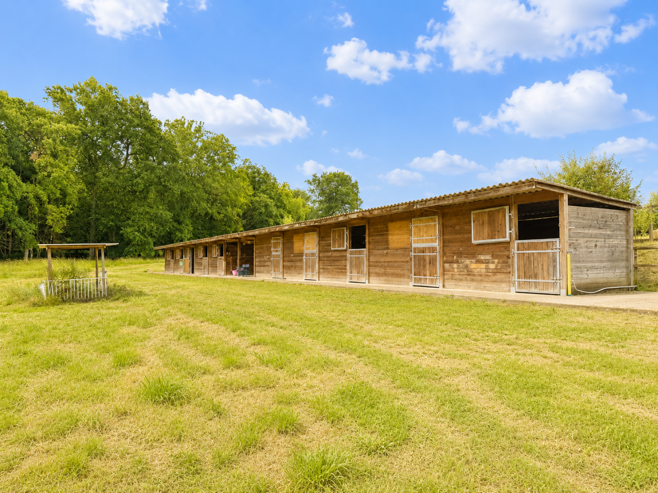 &Agrave; 30 minutes de Bergerac &ndash; 3 logements sur 4 hect