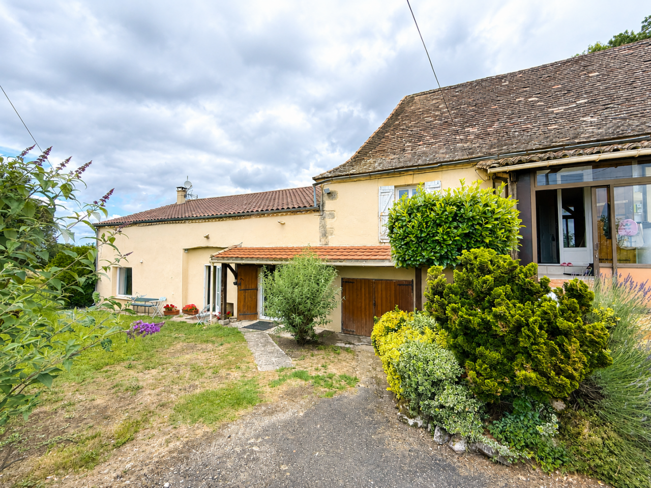 &Agrave; 30 minutes de Bergerac &ndash; 3 logements sur 4 hect