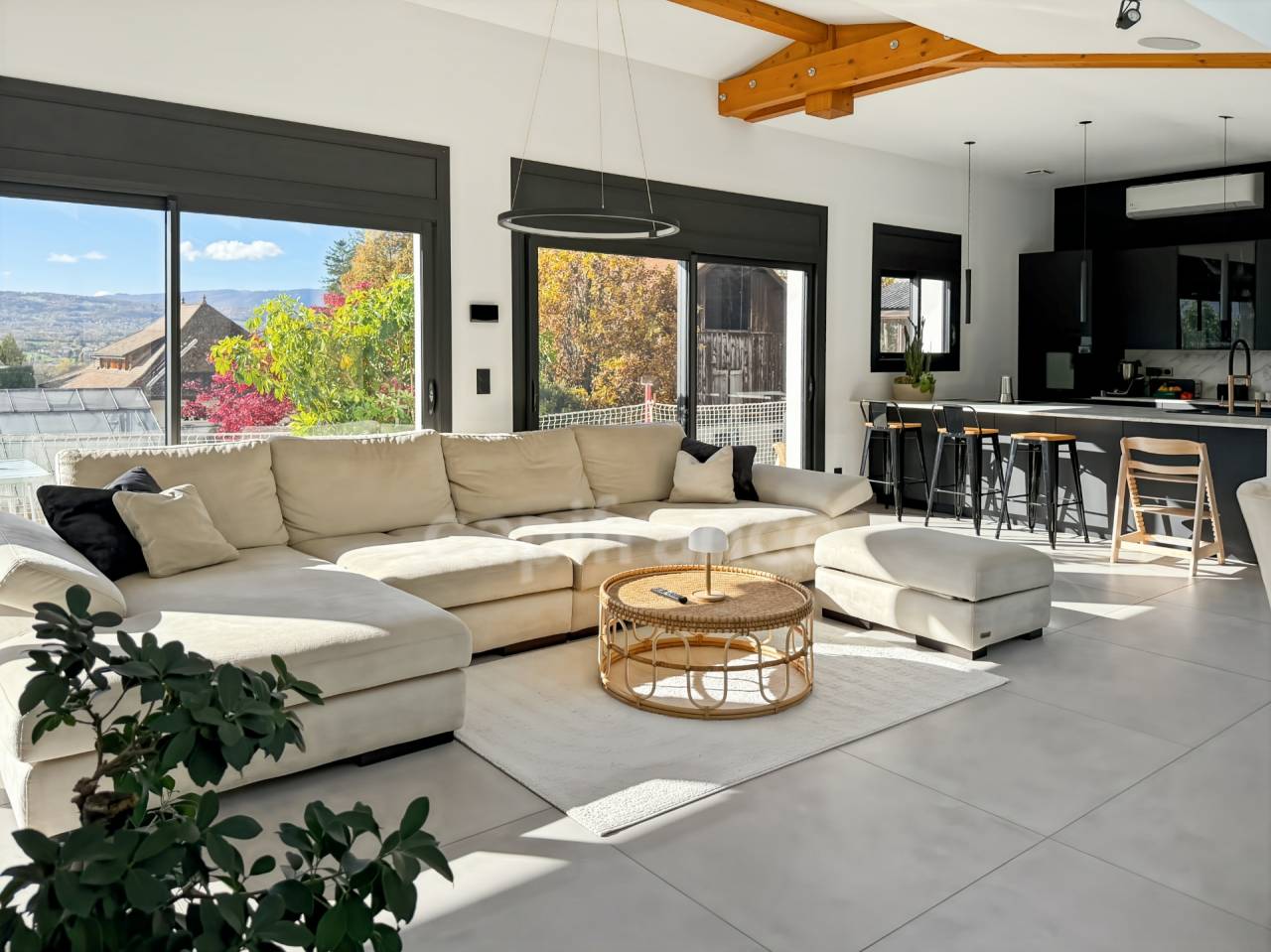 Maison contemporaine 6 pi&egrave;ces CONTAMINE SUR ARVE (74)