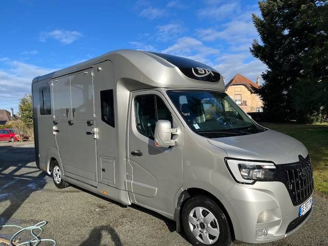 MASTER 2022 STX DOUBLE CABINE STALLE