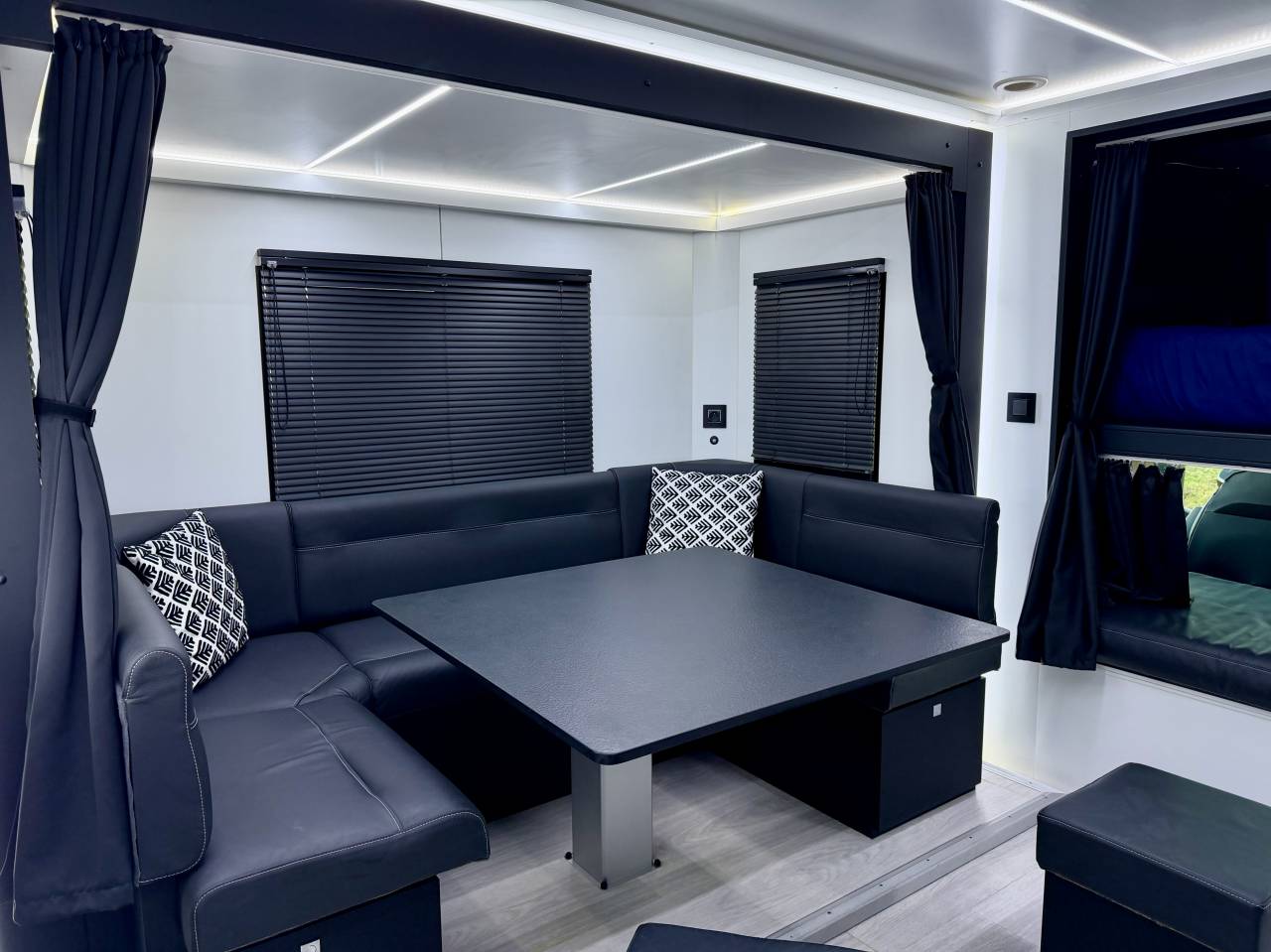 Camion THEAULT 6 places