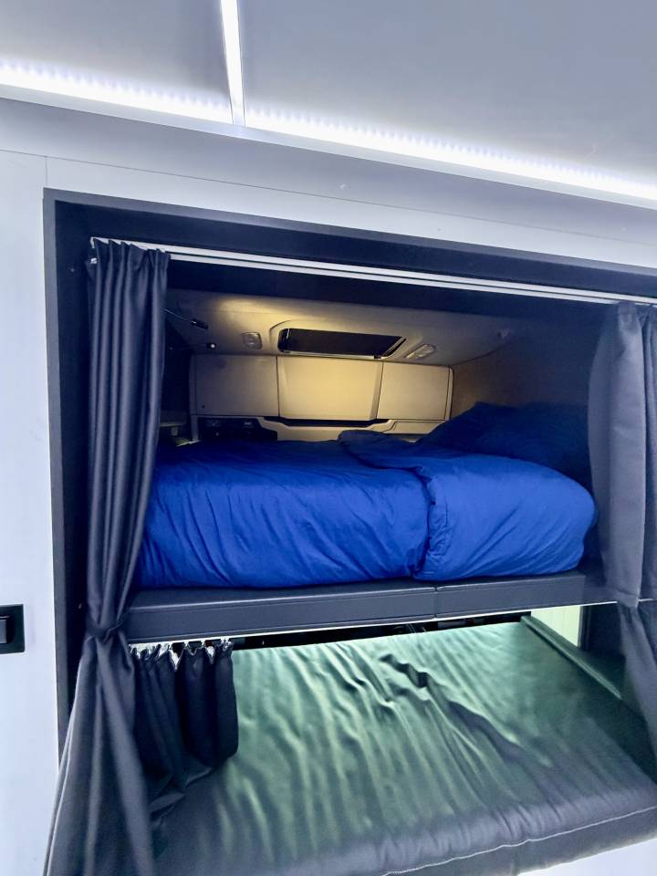 Camion THEAULT 6 places