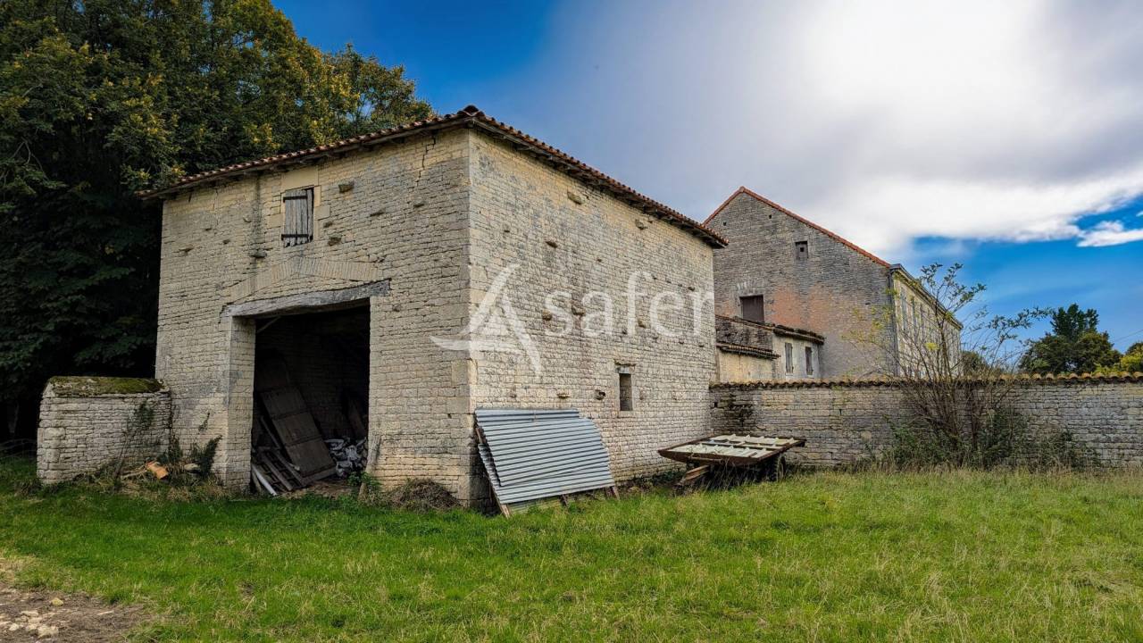 Exploitation avec Propri&eacute;t&eacute; de caract&egrave;re &agrave; r&eacute;nover sur envi