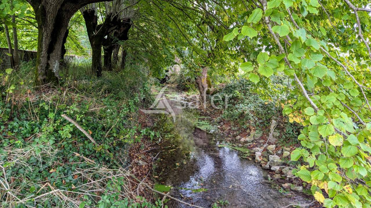 Exploitation avec Propri&eacute;t&eacute; de caract&egrave;re &agrave; r&eacute;nover sur envi