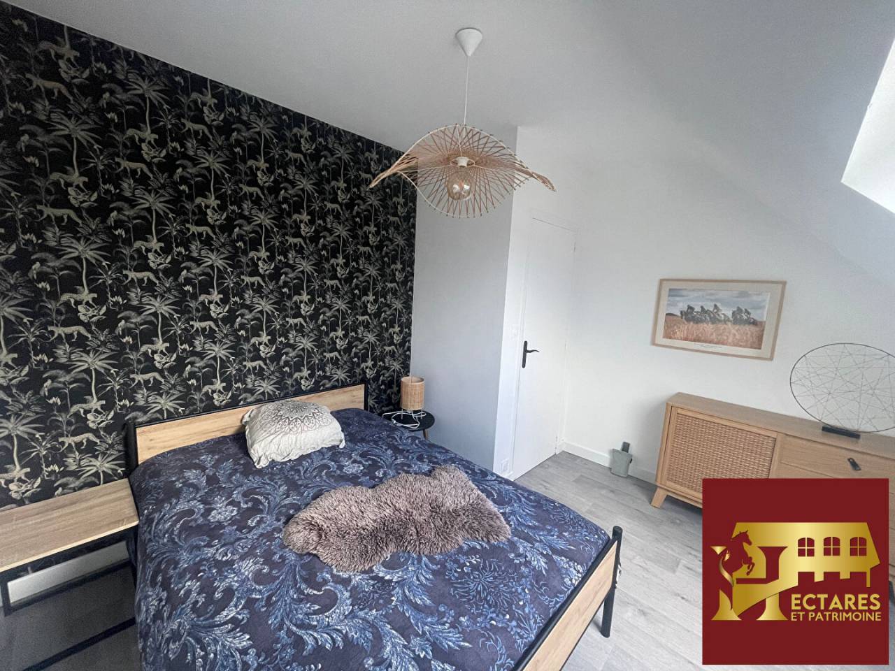 Propri&eacute;t&eacute; Equestre sur 7000 m2 + 2 Hectares en location Maison 3 Chambres