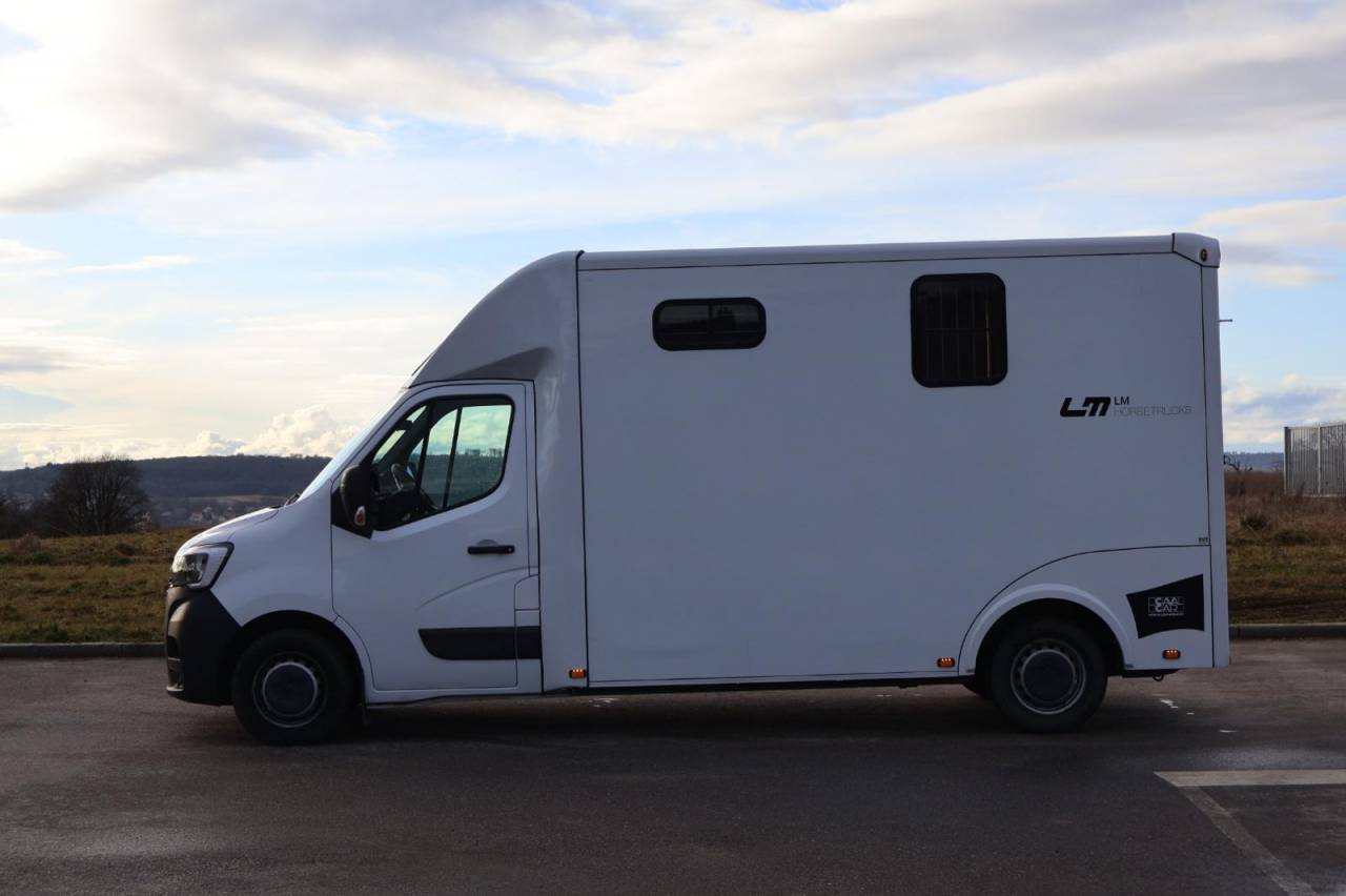 VL RENAULT MASTER 165CH CAVALCAR 3P STALLE 