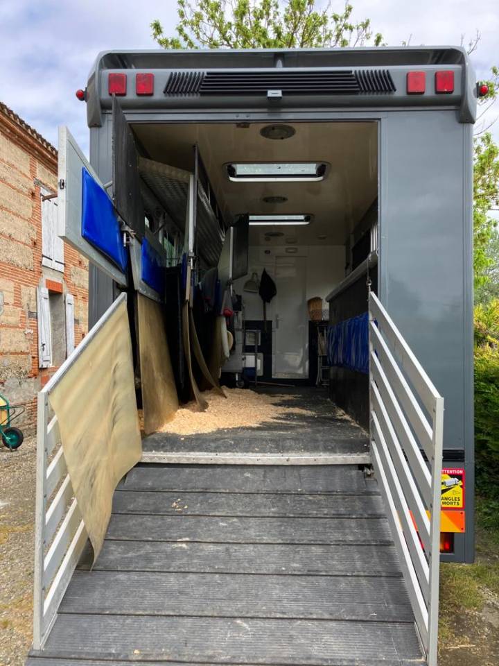 AK 12/230 6 chevaux avec home car