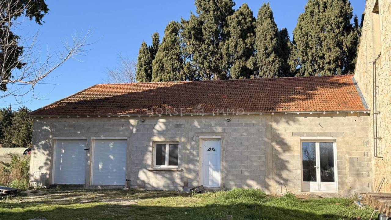 Alpilles - Domaine 6,6 hectares avec deux logements