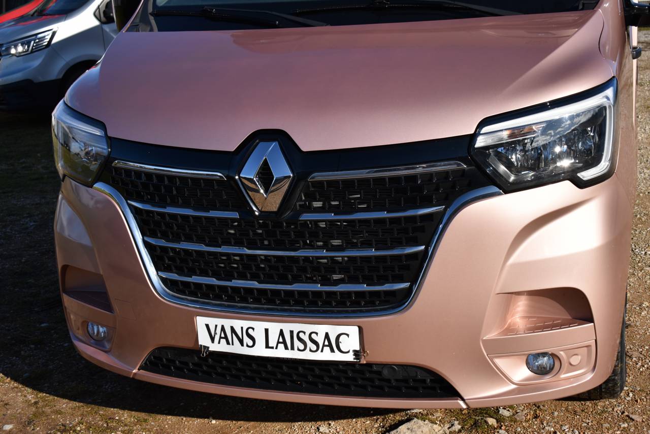 VL 2 chevaux stalle - 2021 - 14 700 km - 165 ch 