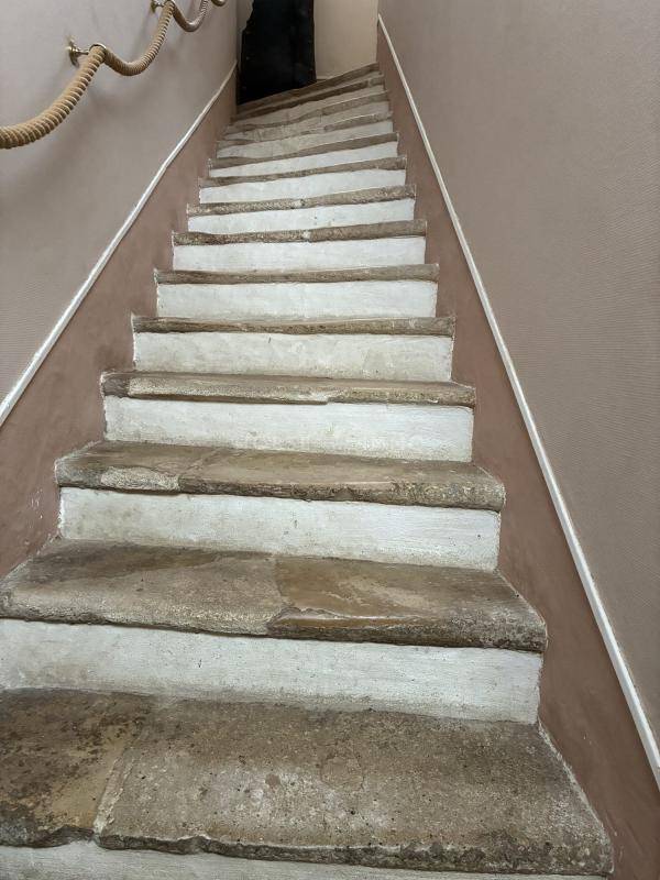 &Eacute;l&eacute;gant domaine XVIII avec &eacute;curies et 18 ha