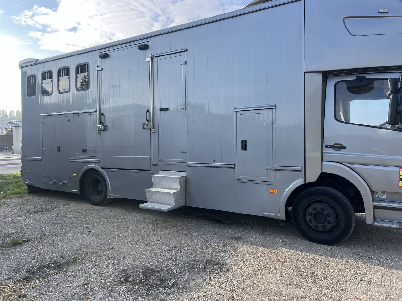 Camion avec Home Car