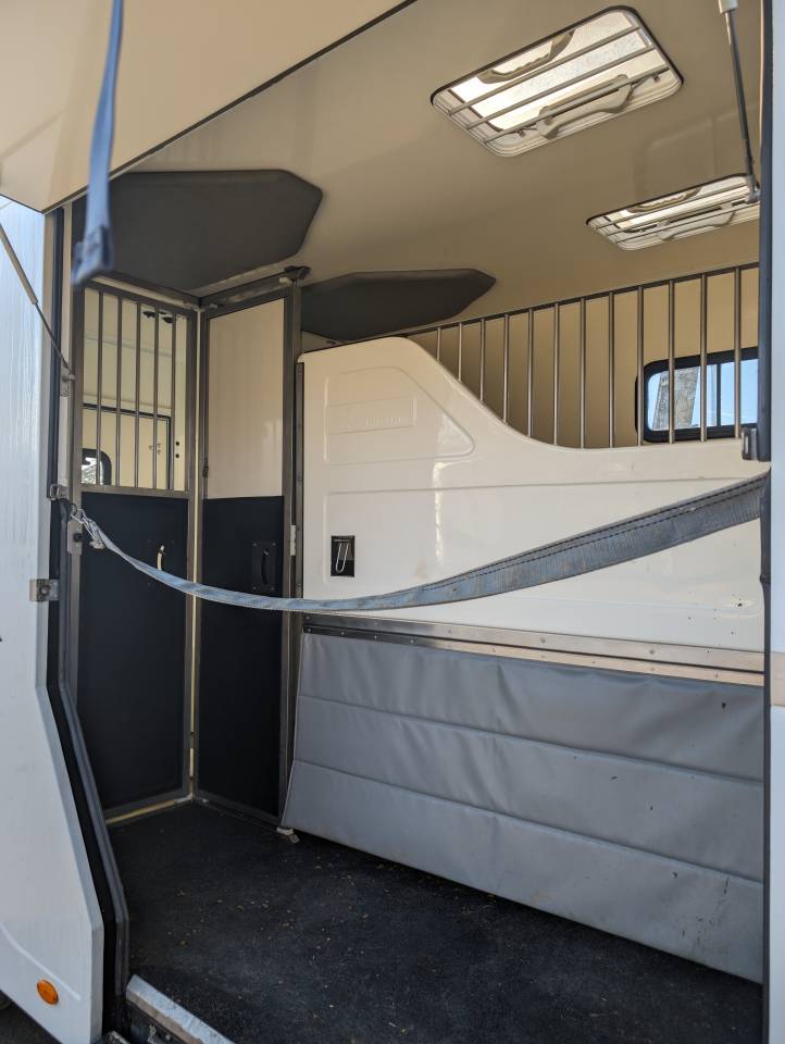 Ameline Haras 3 places Renault Master