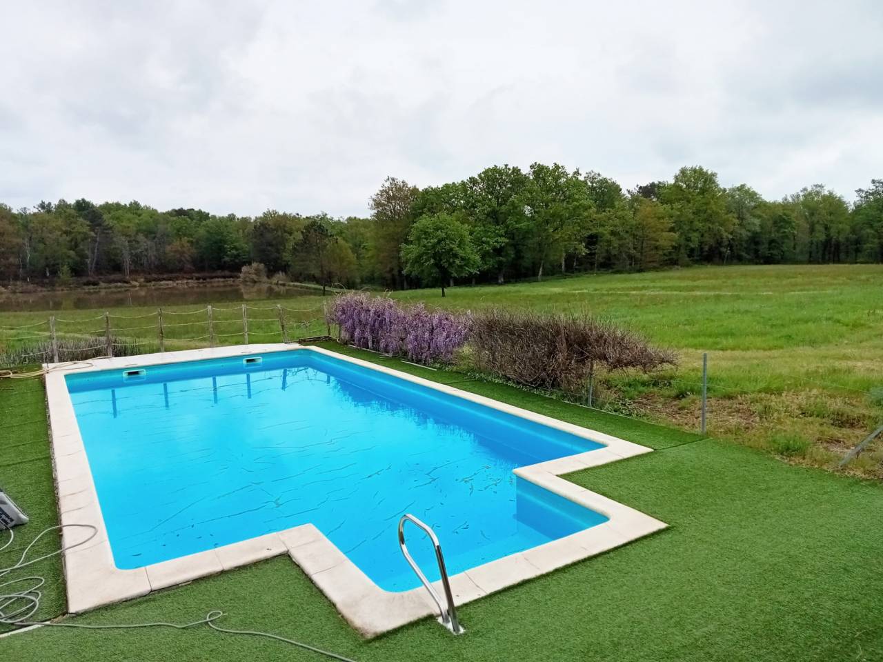 propri&eacute;t&eacute; seul tenant 29HA Id&eacute;alepour &eacute;levage chevaux ,