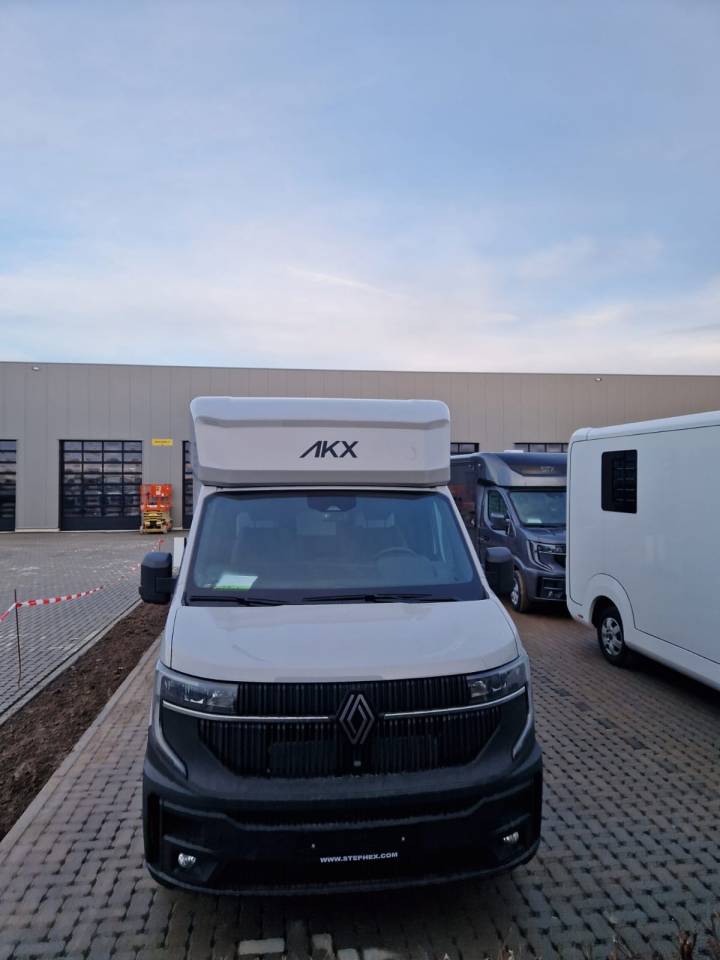 AKX DOUBLE CABINE STALLE Master4 170 dci 