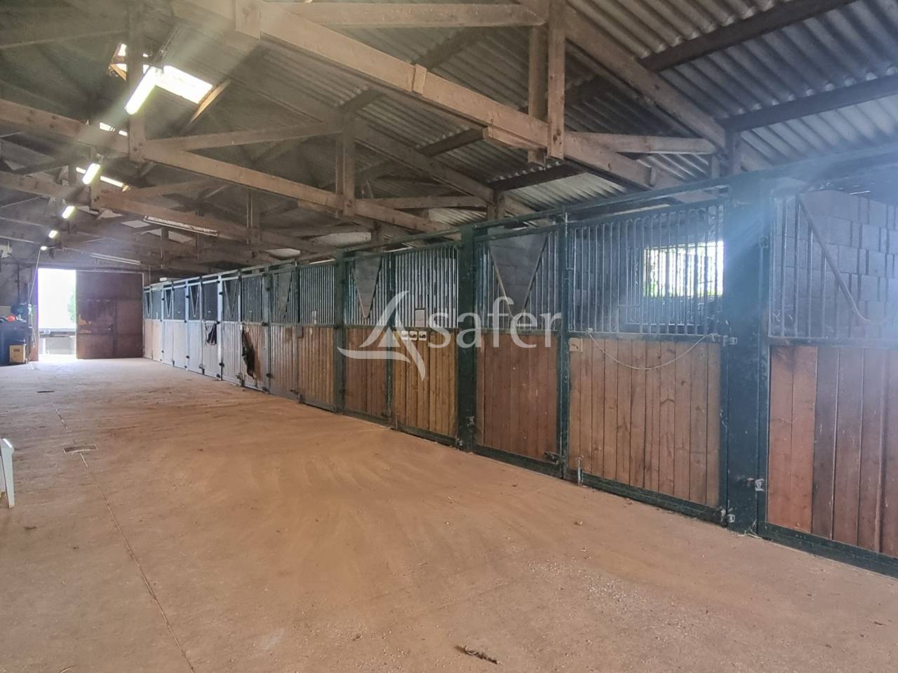 Propri&eacute;t&eacute; &eacute;questre / &eacute;levage sur 32 ha au coeur du Parc Natu