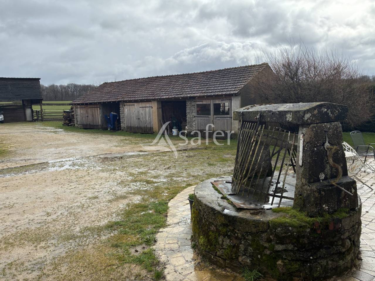 propri&eacute;t&eacute; de charme : ancienne ferme de ch&acirc;teau