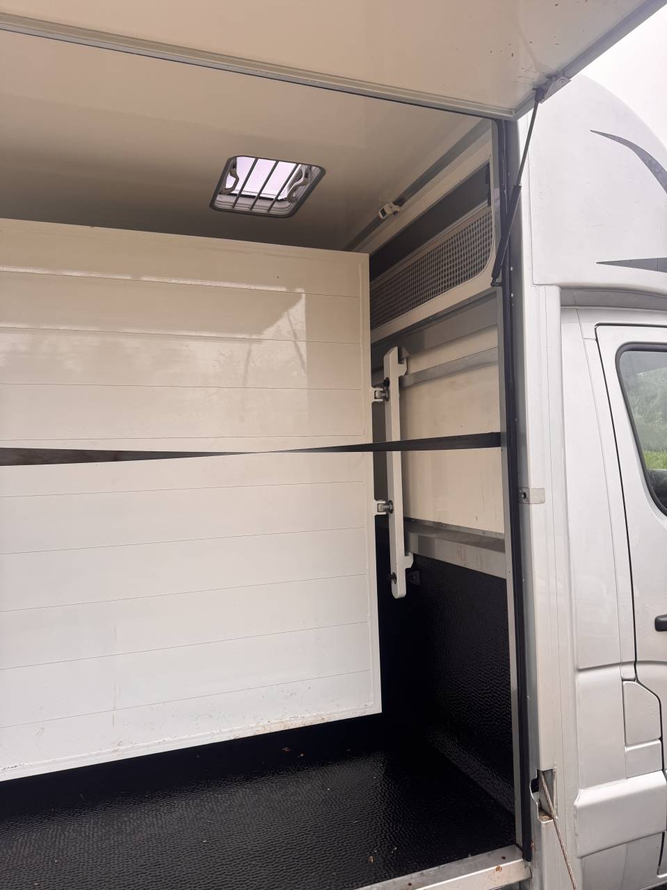  Vends Renault Master VL 2.3 DCI 180 ch - 20 000 km