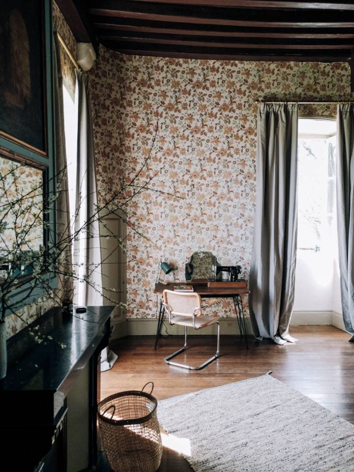 Manoir du XVIeme , 2 corps de ferme, &eacute;tang, 22 ha 