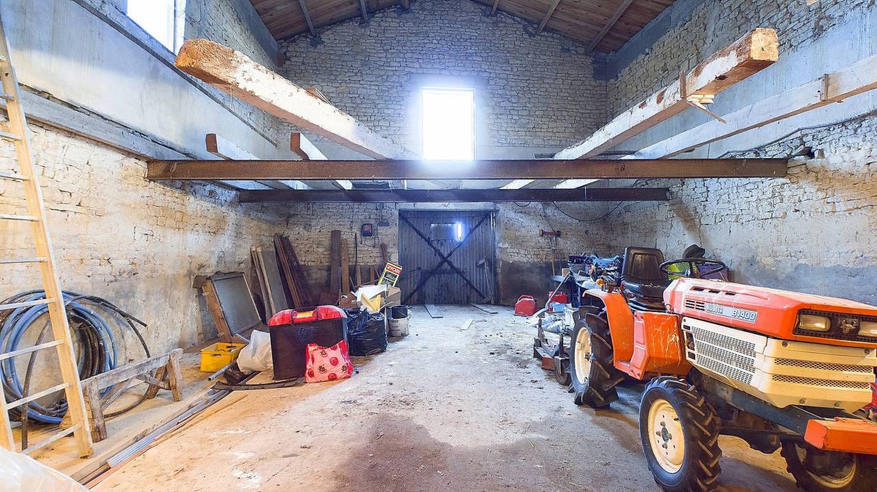 Propri&eacute;t&eacute; &eacute;questre CHARRON (17) sur 1,3 ha